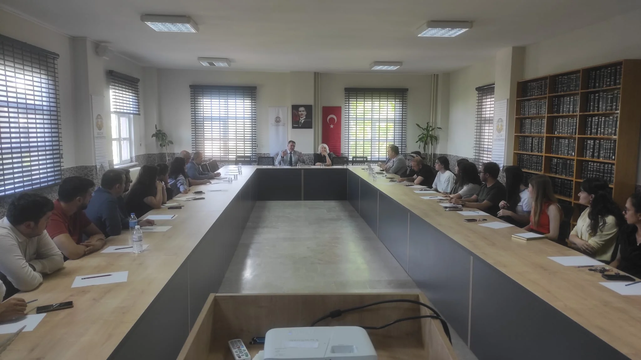 Fakültemizde Proje Değerlendirme Toplantısı Gerçekleştirildi